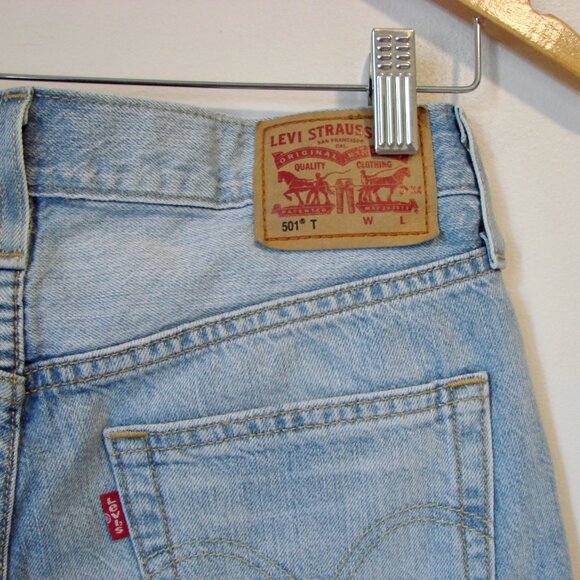 Levi's 501 T Tapered Jeans Light Wash Button Fly Ankle Crop Unisex Size 24 x 28 - Picture 14 of 16
